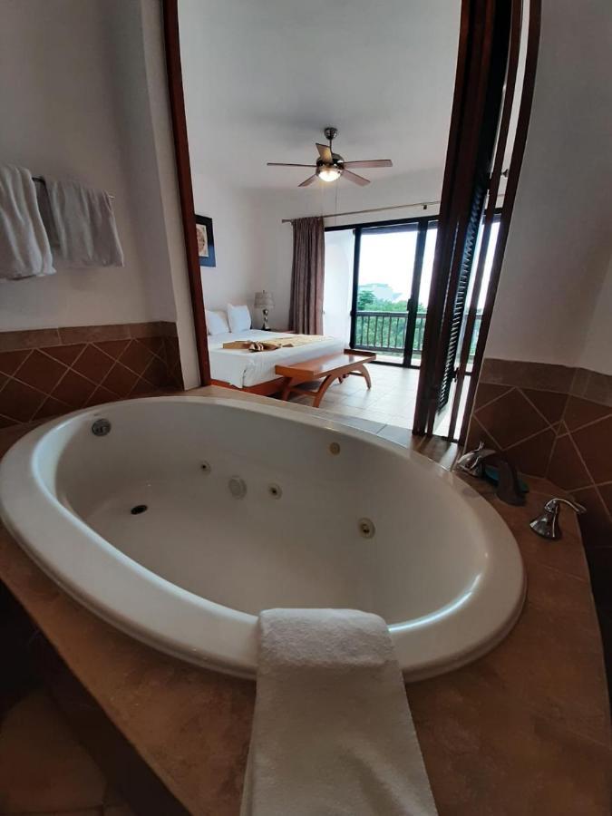 Villas Mayaluum Косумел Екстериор снимка